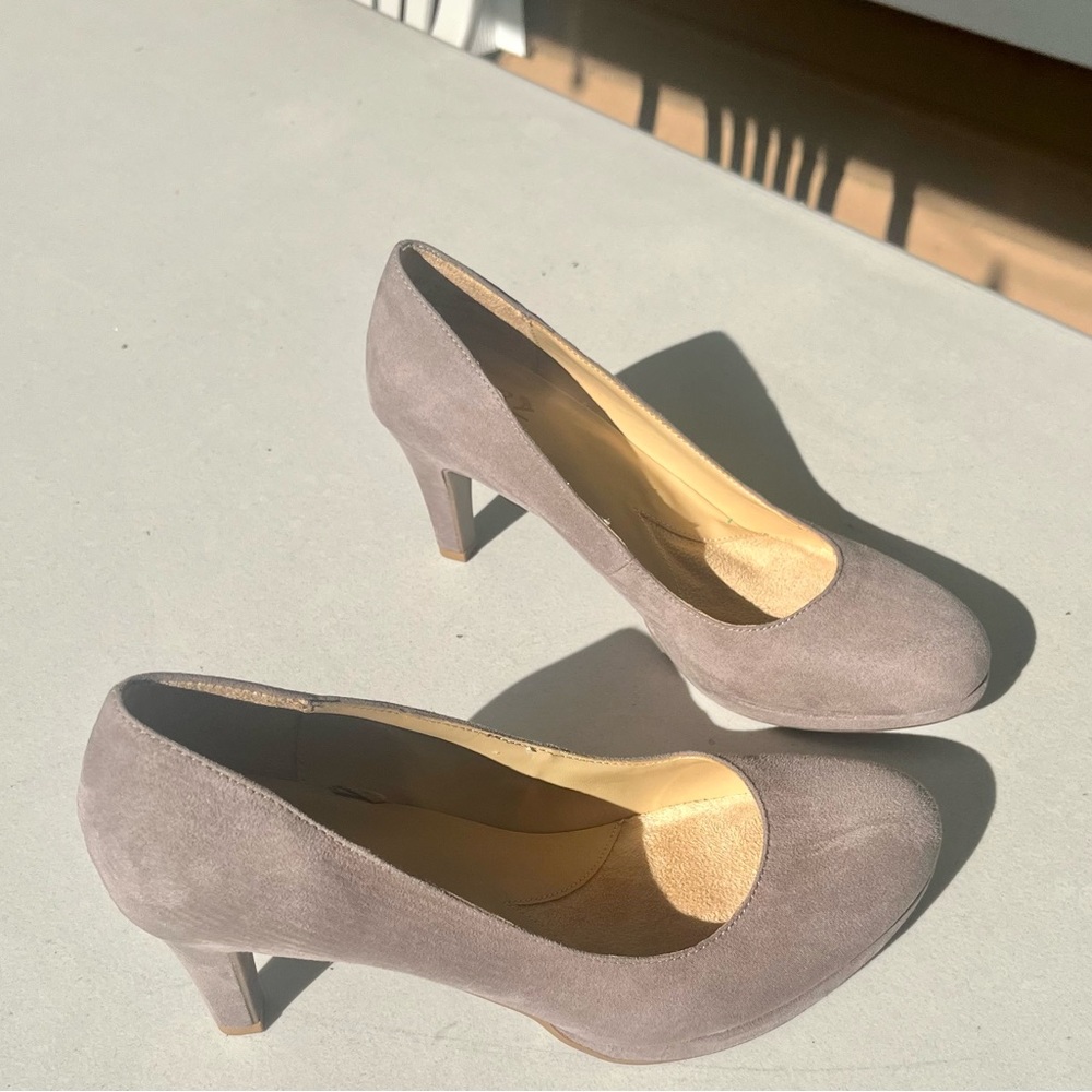 Beautiful Naturalizer grey suede 3” heels, barely worn. Perfect for the holidays